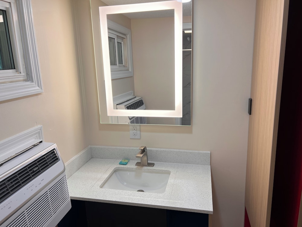 Budget Inn Dayville - Property Image 4