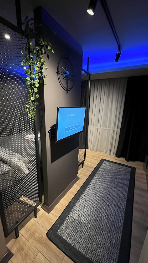 Thalia Suites Hotel