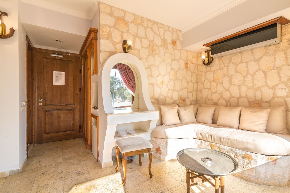 Kalkan Oasis Hotel - Adults Only