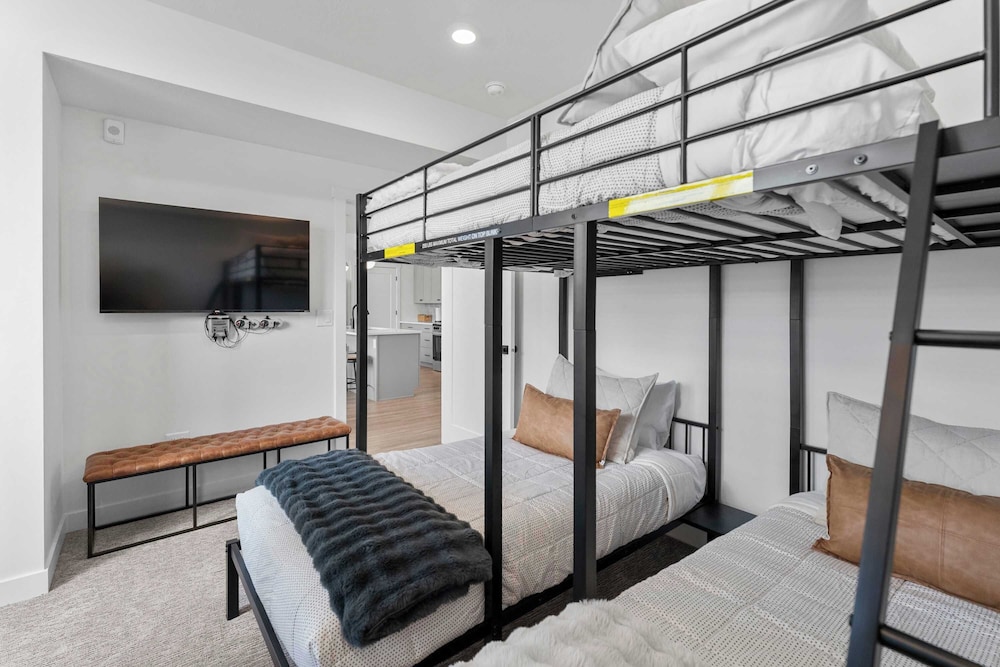 Terra Vista Stay for 8