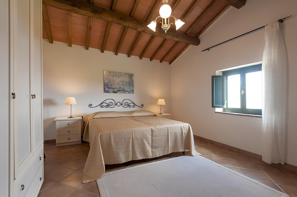 Fattoria Javello Agriturismo La Casaccia