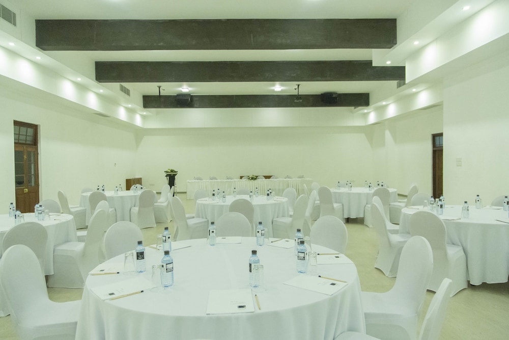 Aliya Resort & Spa