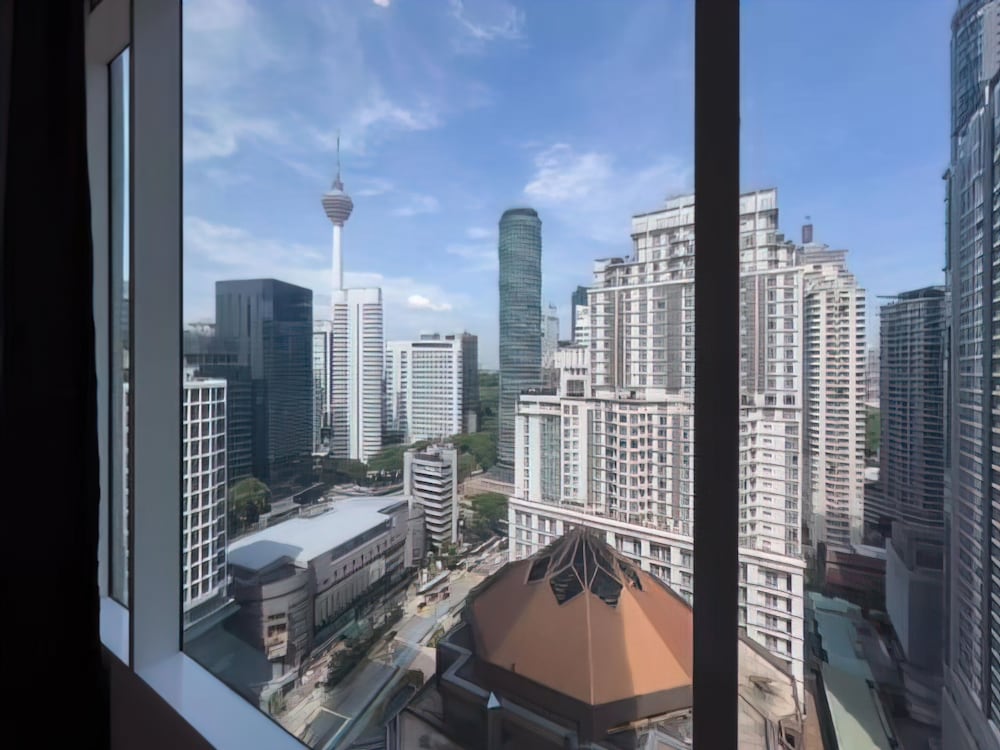 SOHO Suites KLCC by Emily in Town