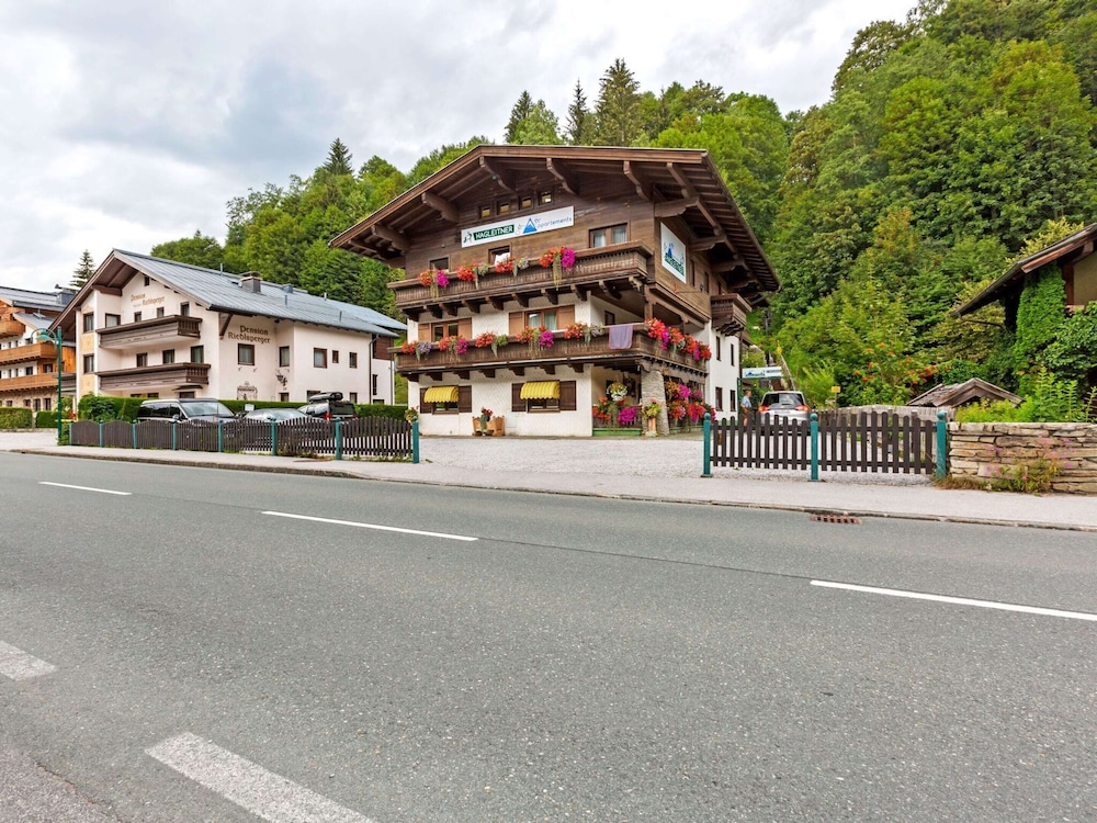 Spacious Apartment in Saalbach-hinterglemm near Ski Area view 2