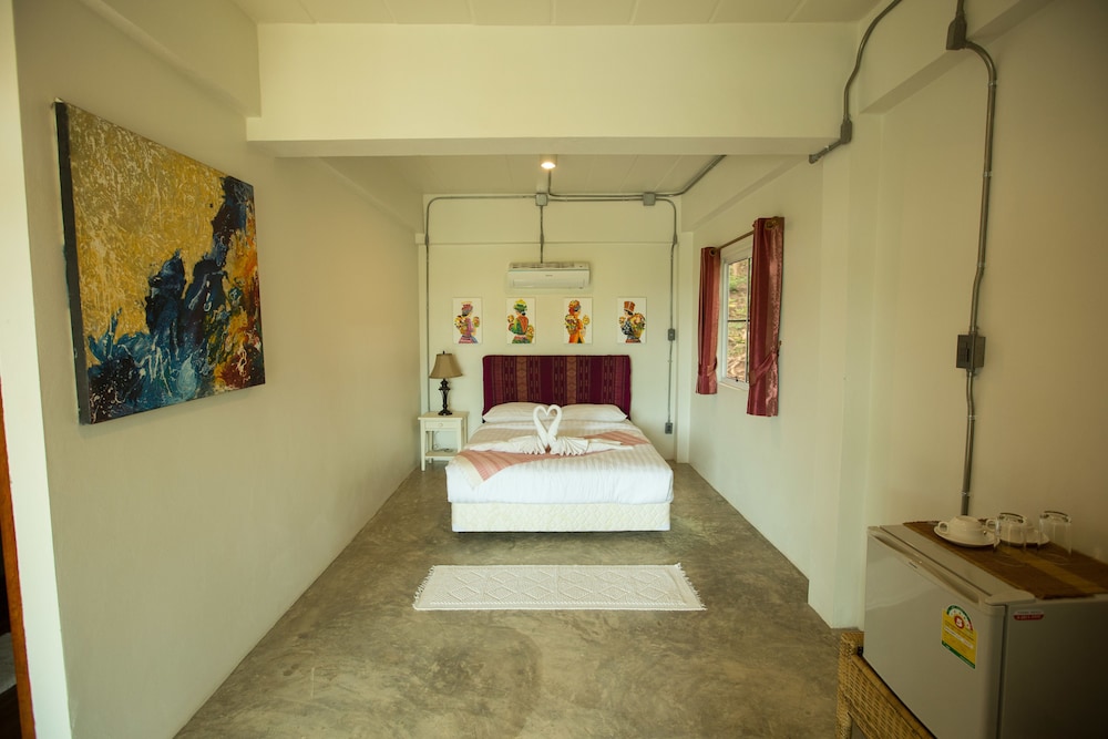 Nan De Panna Riverside Homestay