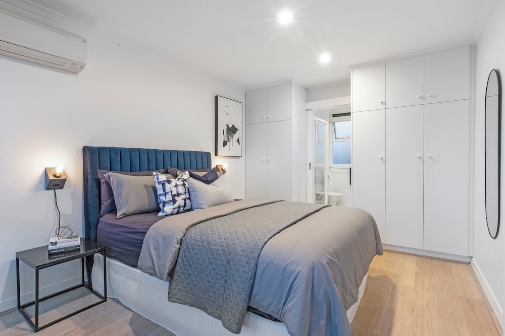 Spectacular Views South Perth1br