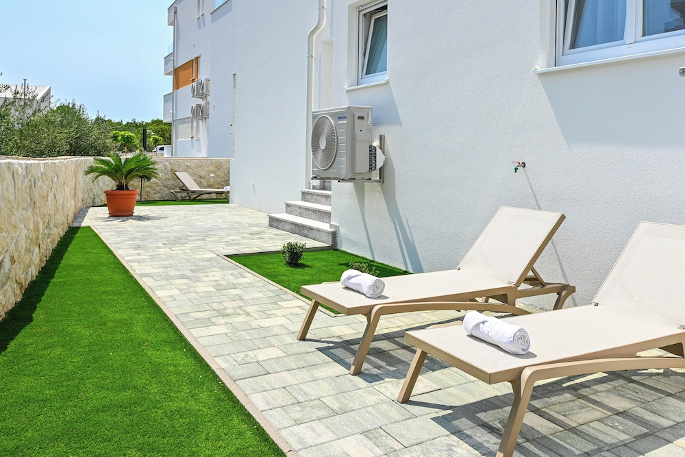 Nova Luxury Residence apartment with private heated pool