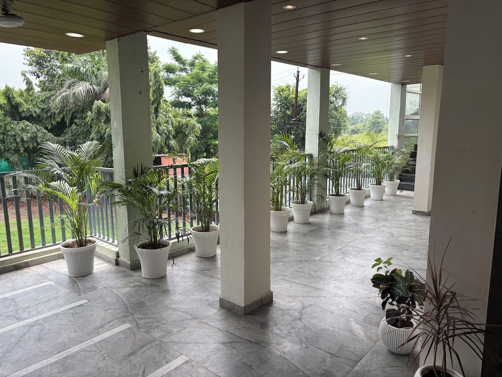 Hotel Dhana Lakshmi Bliss