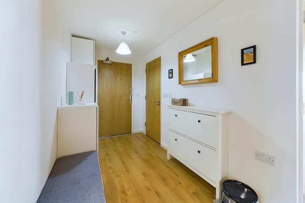 The Queensland Sanctuary - Trendy 2bdr Flat With Terrace