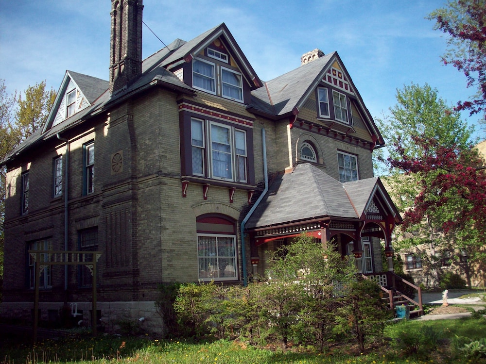 Milwaukee Vacations - Manderley Bed and Breakfast - Property Image 27