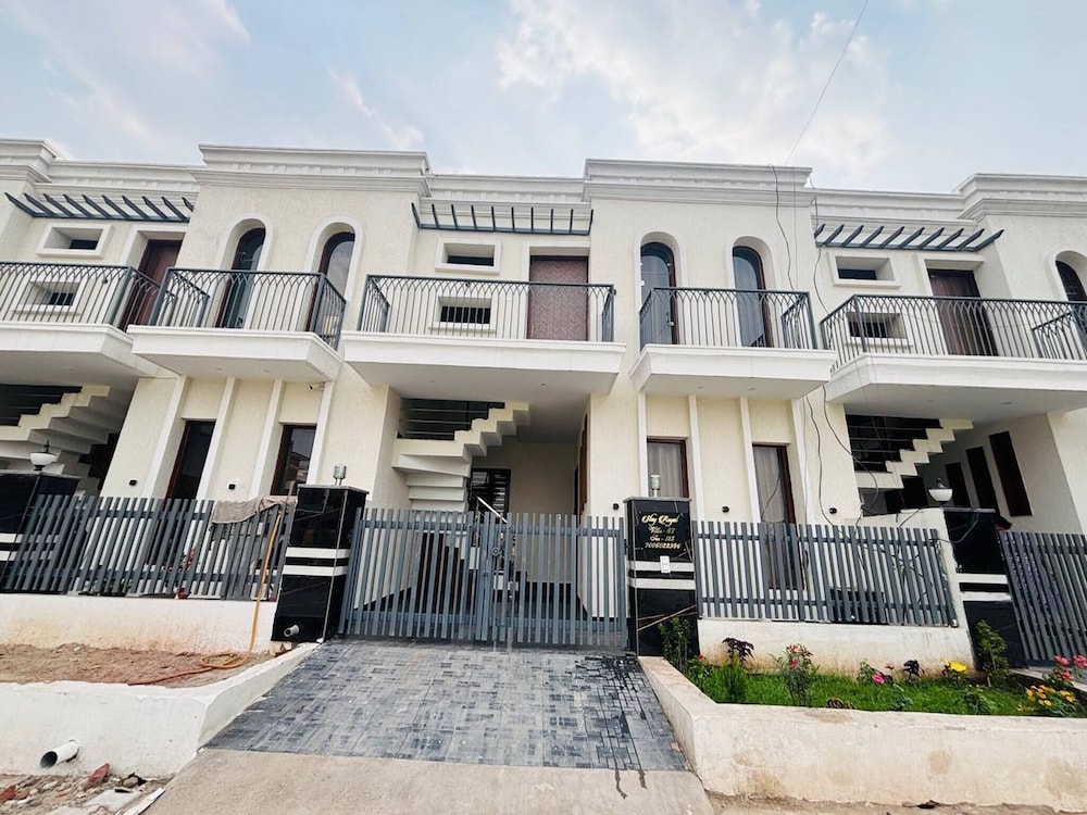 Stay Royal BNB - Luxury Villa
