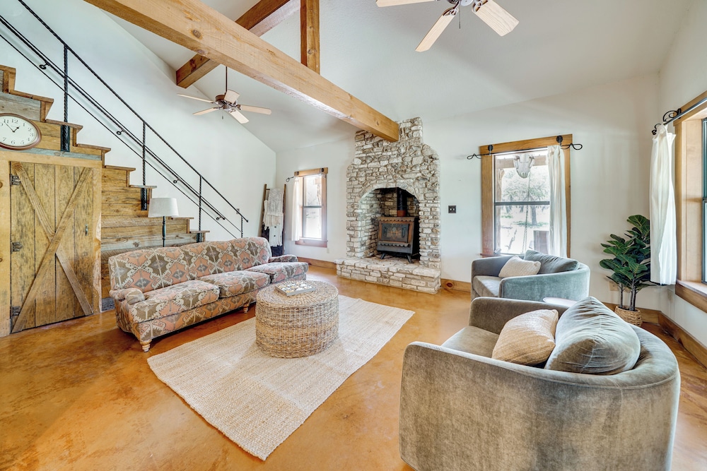 Swim, Hike & Unwind: Serene Hill Country Retreat