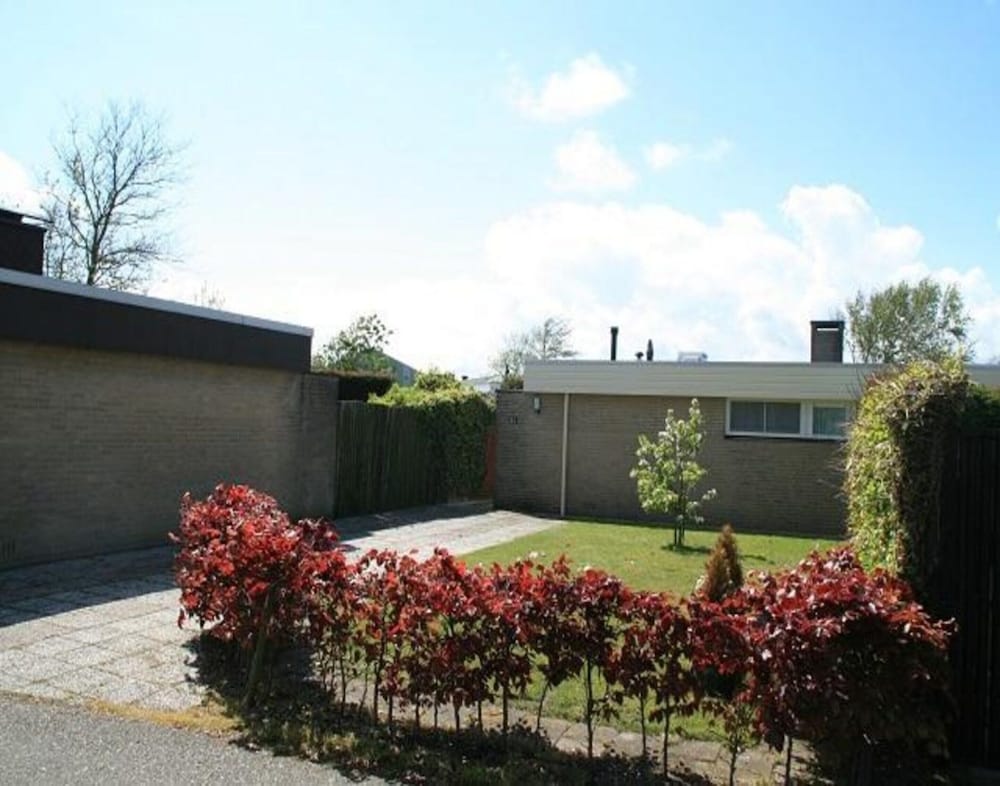 Bungalow With South-facing Garden