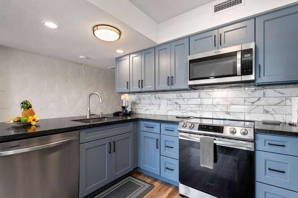 Ocean Views - No Stairs! - In Unit Washer/dryer - BBQ - Vrkcv