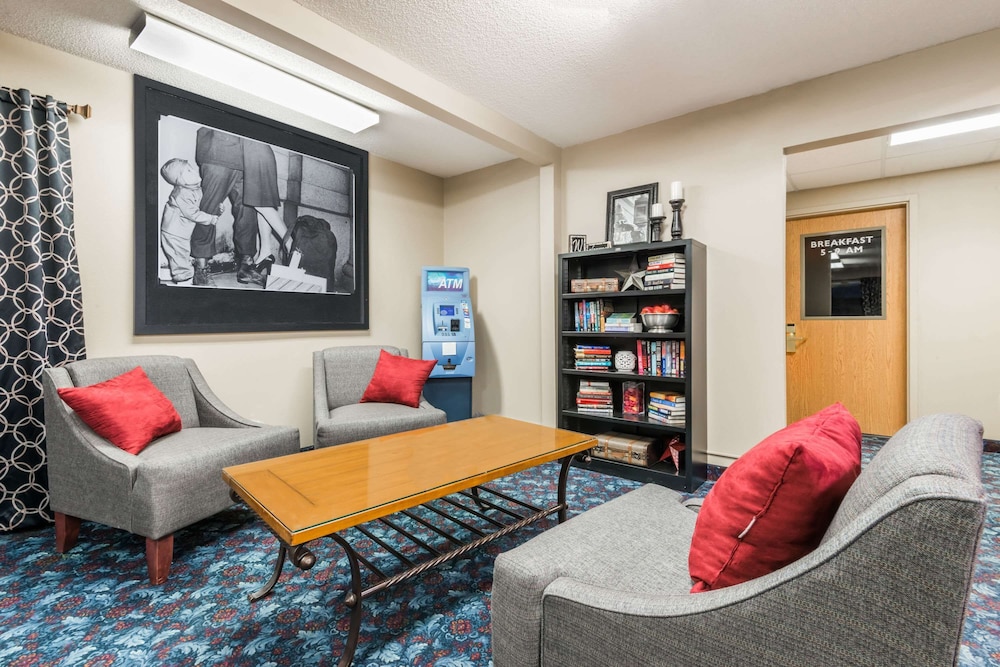 Super 8 by Wyndham Beloit KS