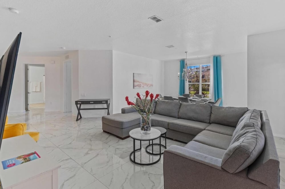 Vista Cay Swanky