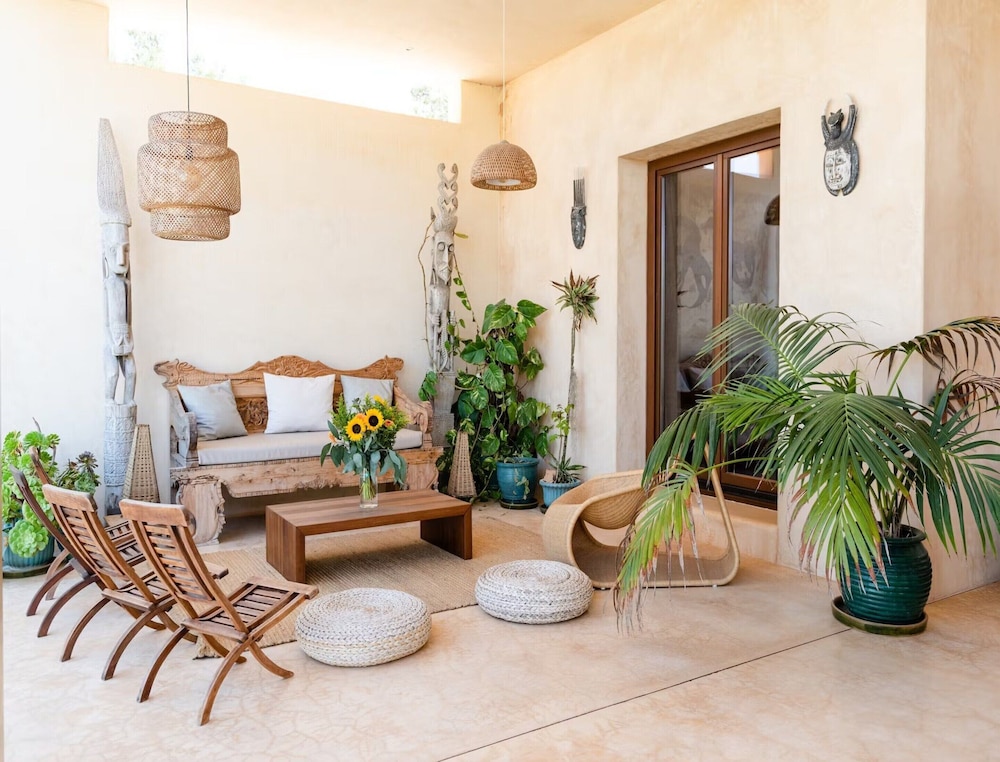 Stunning Villa With Gardens