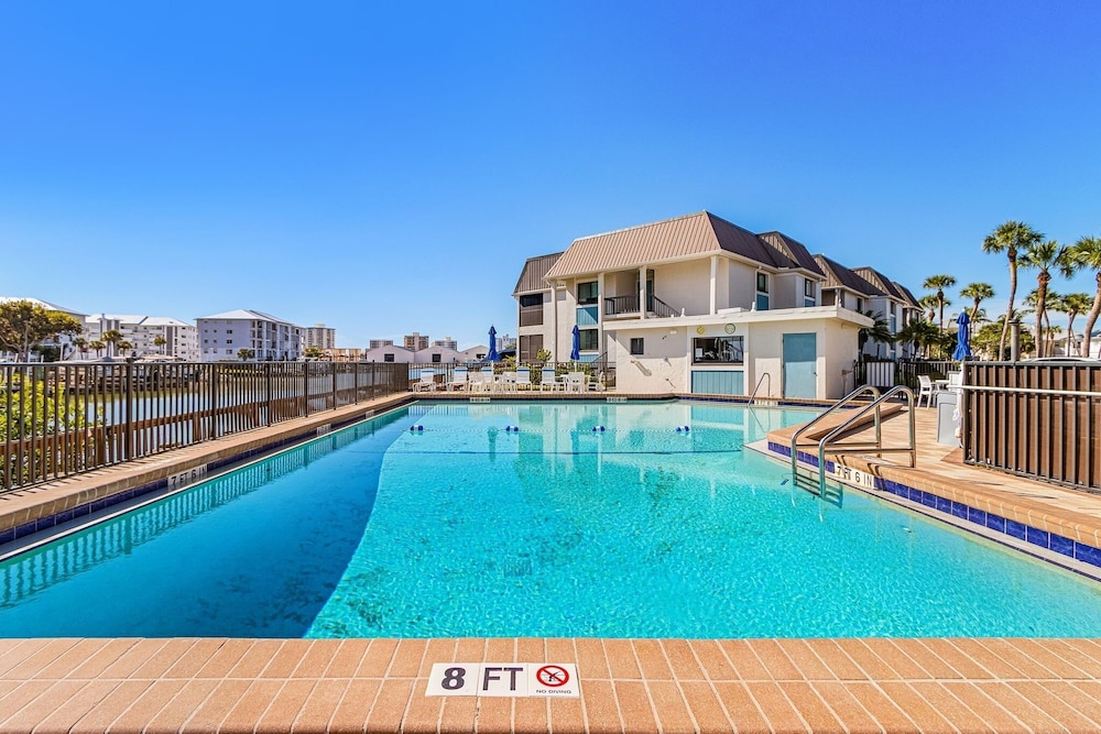 Estero Island Yacht & Racquet Club 224 1 Bedroom Condo