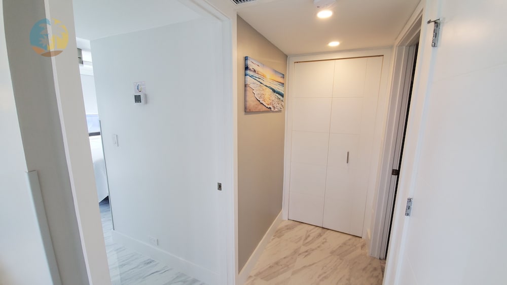 Presidential Royale Direct Oceanfront Brand NEW Apartment - 1001