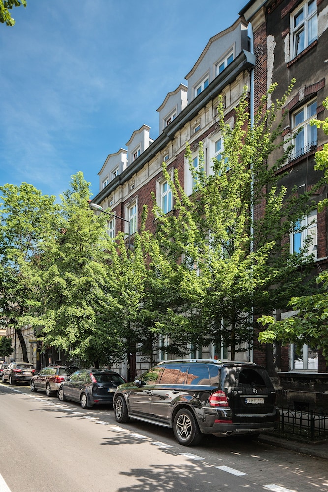 All In Apartments