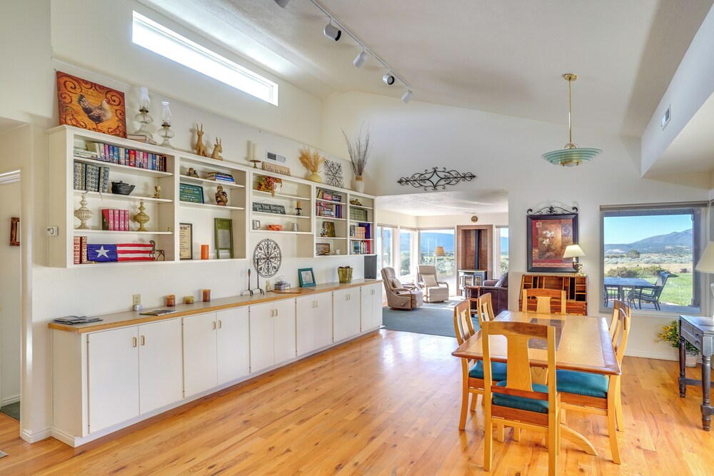Zion Mountain Guest House w/ Canyon Vistas! view 5