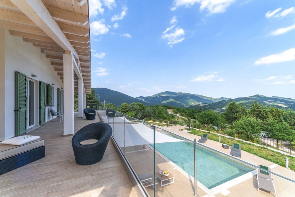 Villa Montefalcone 8 by Marche Holiday Villas
