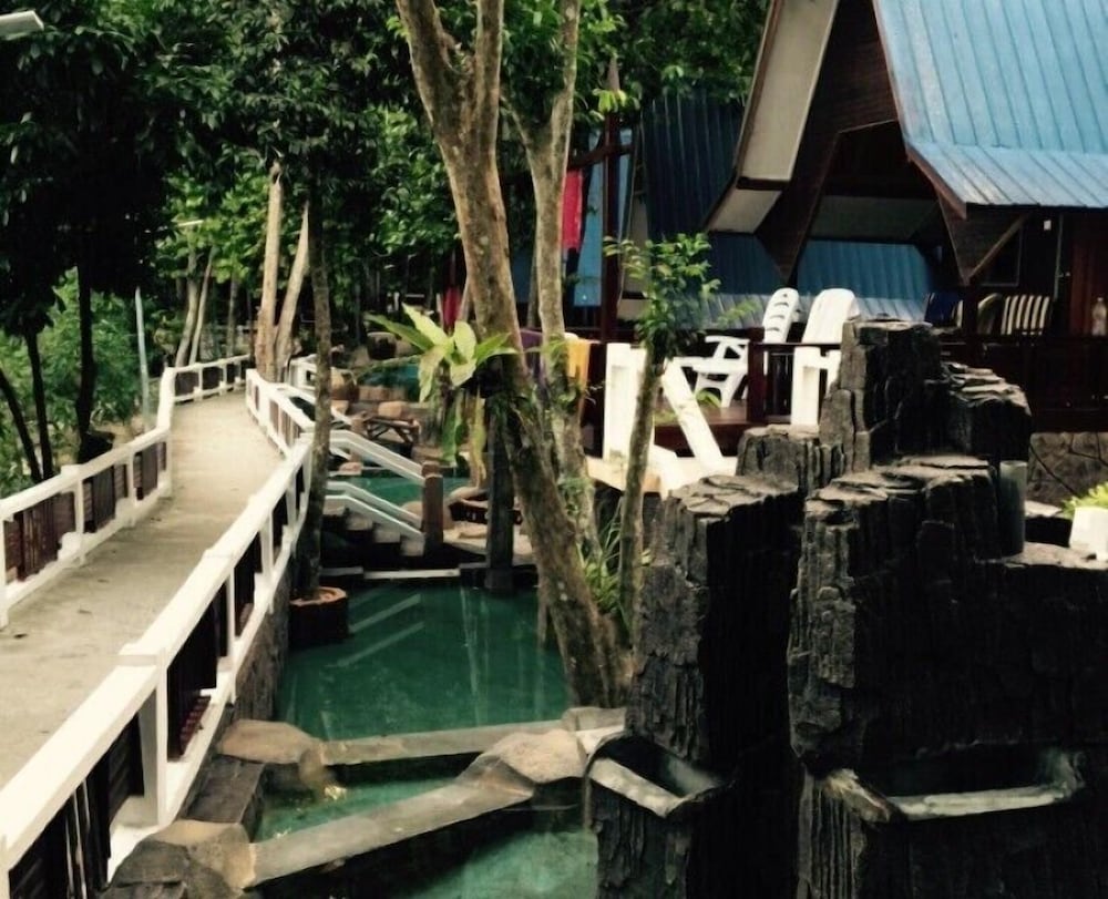 Shari-La Island Resort