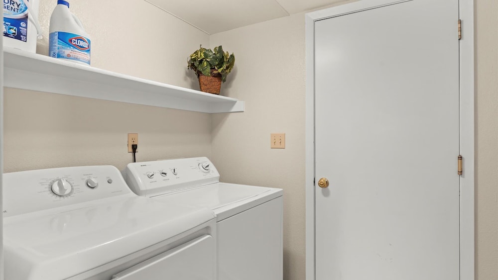 NEW Cityside Stay 3BR Retreat Near DT w Patio