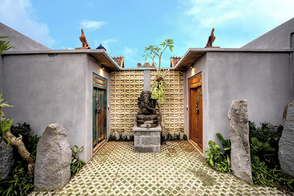 Lanturan Ubud-Villas
