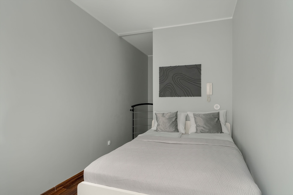 Duplex Apartment in Poznan by Renters