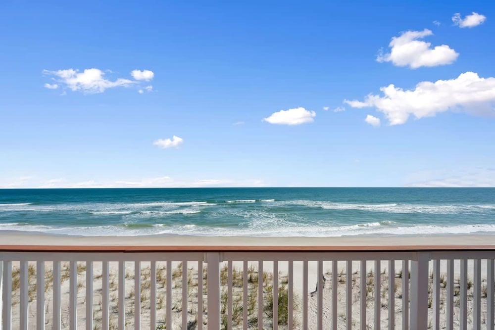 Oceanfront Serenity Under the Sea Tiki Bar BBQ