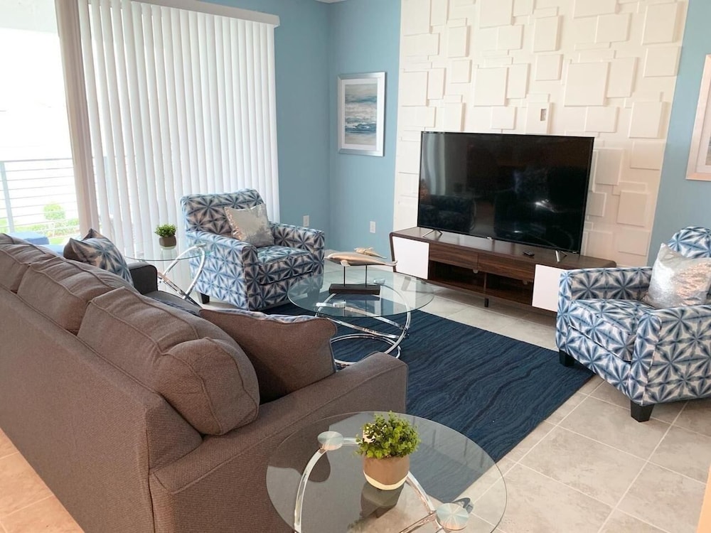 To Infinity And Beyond Storey Lake Resort By Shine Villas 2 Bedroom Condo