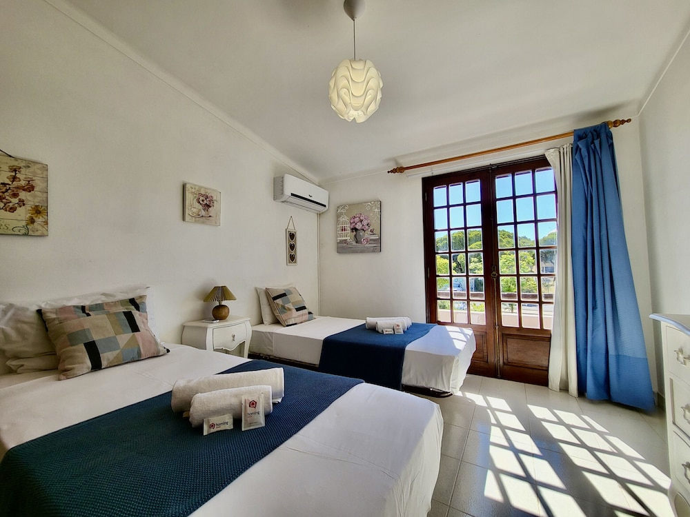 Faro Terrace Villa by Homing