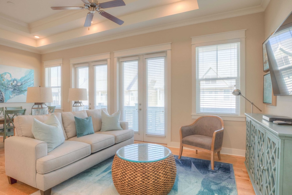 30A Sandpiper by Avantstay In Prominence, 2 Pools + Gym Access, 2 Bikes Incl