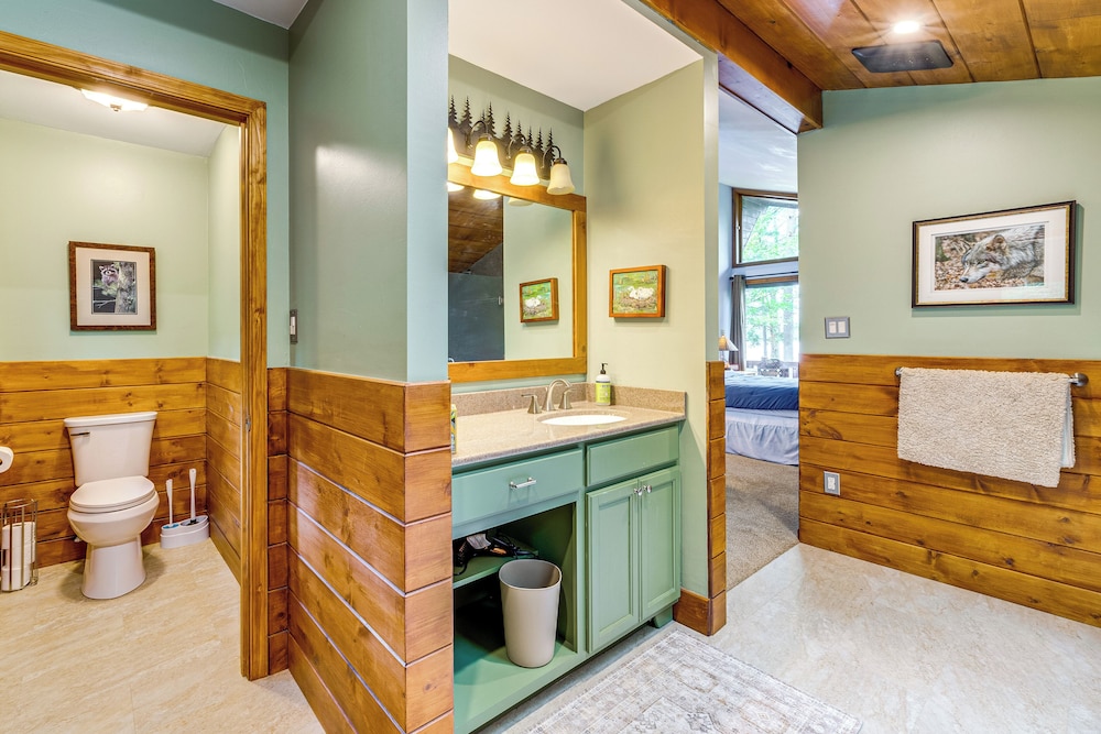 Dock & Hot Tub: Scenic Beech Mountain Lakes Gem!