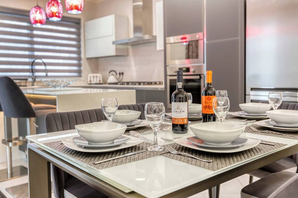 Luxury 3 BR Apt in Gzira Near Sliema - Stjulians