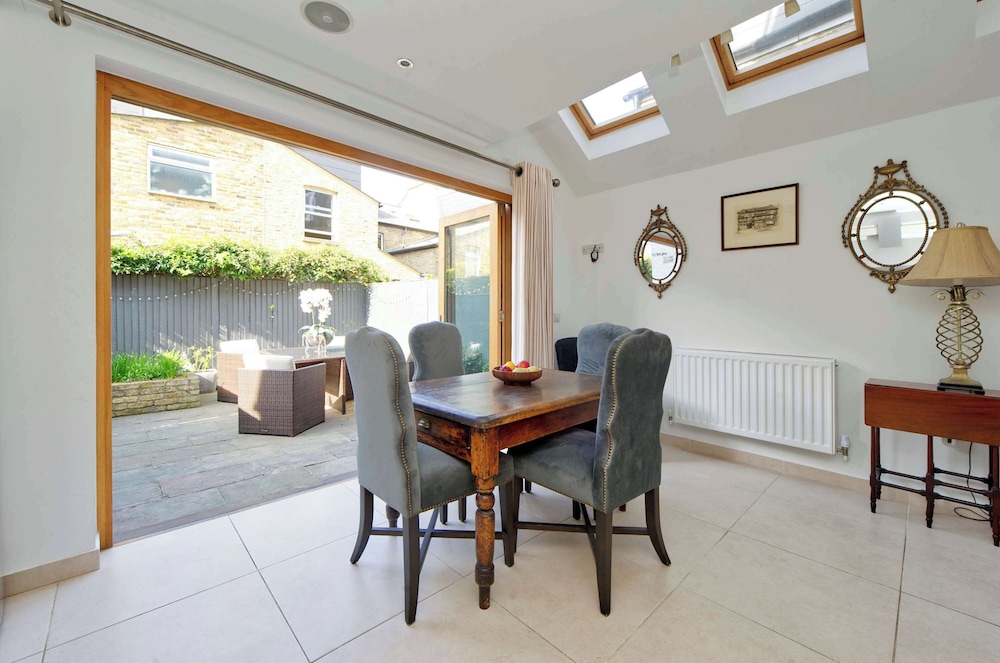 Stunning 3 bed Home With Garden - Wandsworth