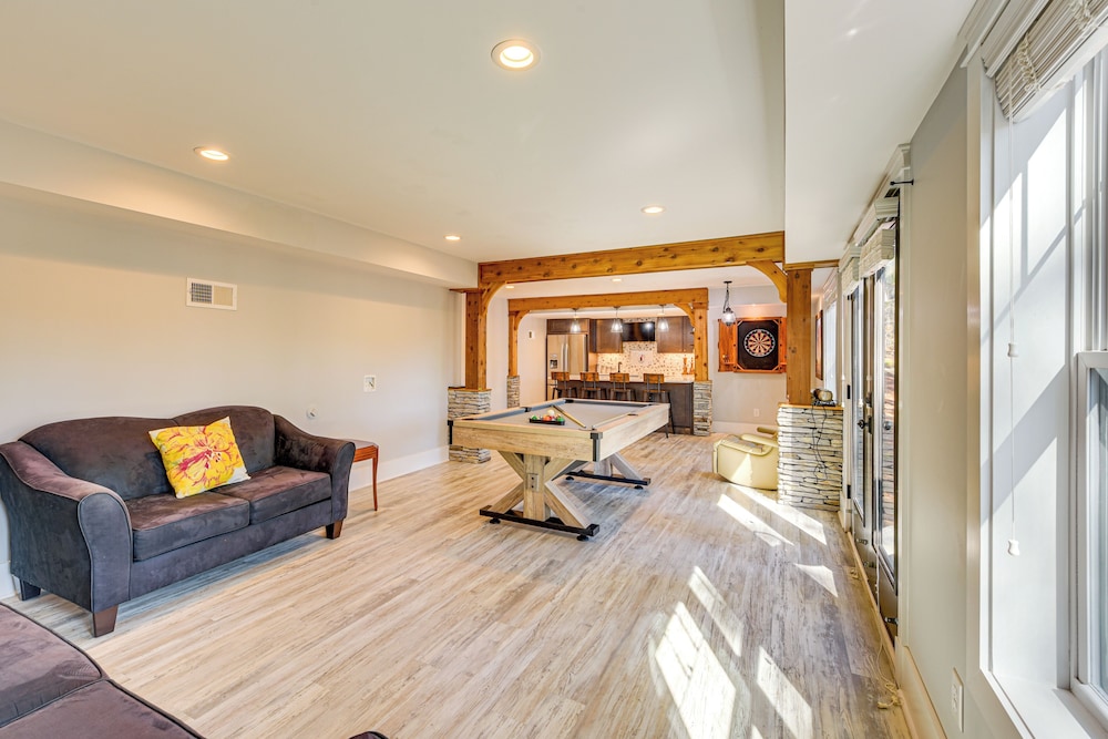 Fire Pit + Patio: Spacious Southern Pines Retreat