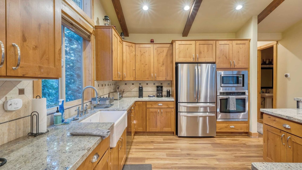 Cozy Tahoe Retreat w/ Hot Tub, Movie Room & Forest Views Tahoma Getaway by Avantstay