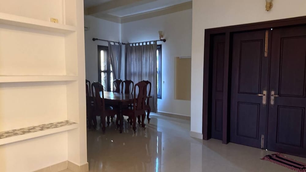 Amora De Cafe & Guest House
