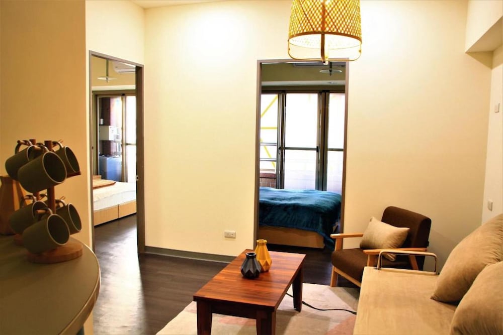 Hula Hotel - Hostel