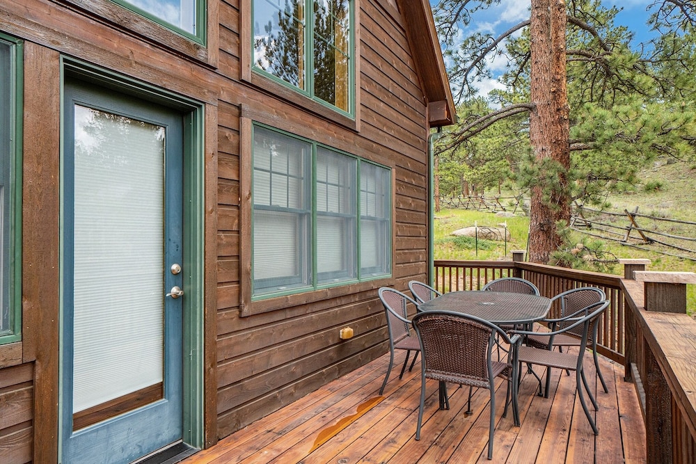 Cozy Solitude Cabins - Estes Park CO