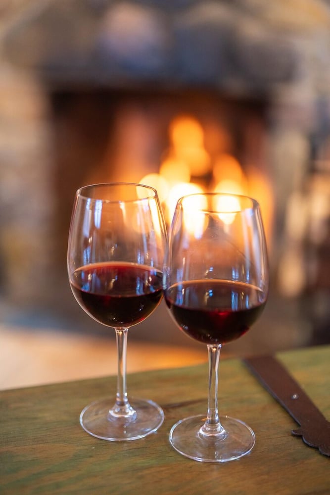 Storm Mountain Lodge Cabins & Dining