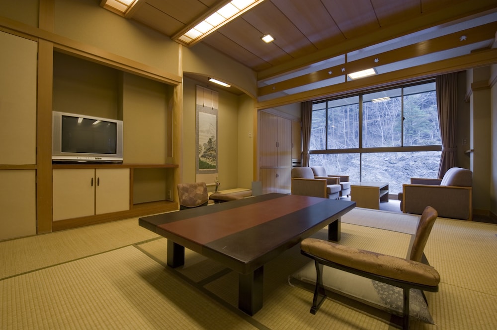 Nishiyama Onsen Keiunkan 4