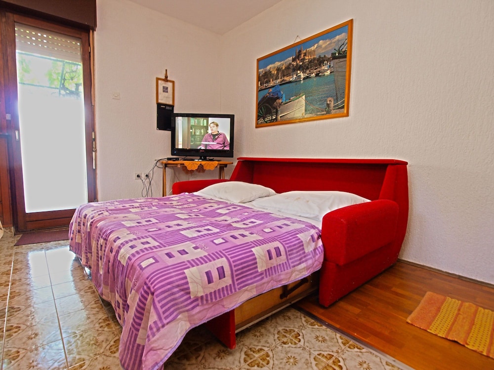 Apartment 390 view 3