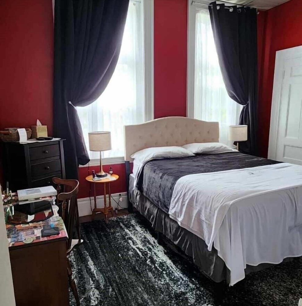 Inn at the Agora
