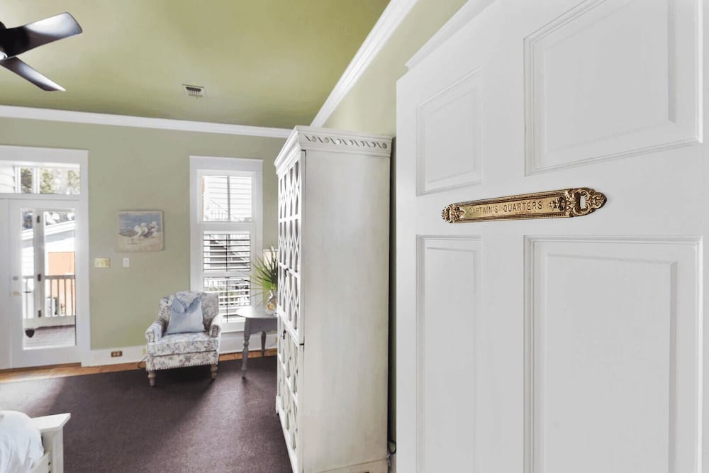 30A Grayt'n Greatful by Avantstay Charming Home+cottage, Walk to Western Lake