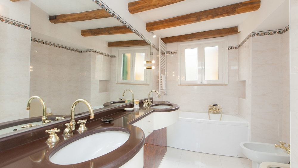 Rental in Rome Navona Penthouse