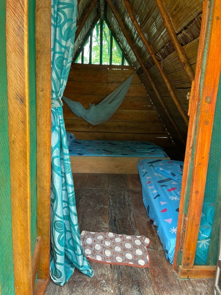 Wira Pora Hostal