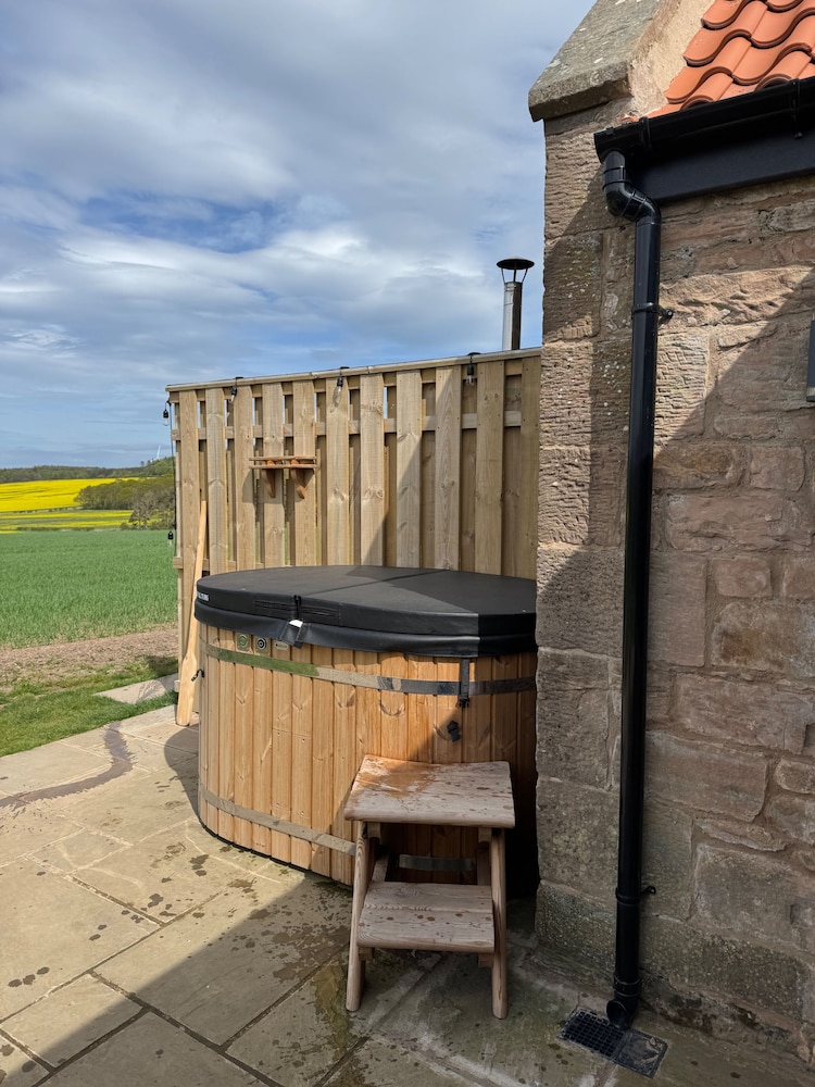 The Blacksmiths Shop hot tub Cottage